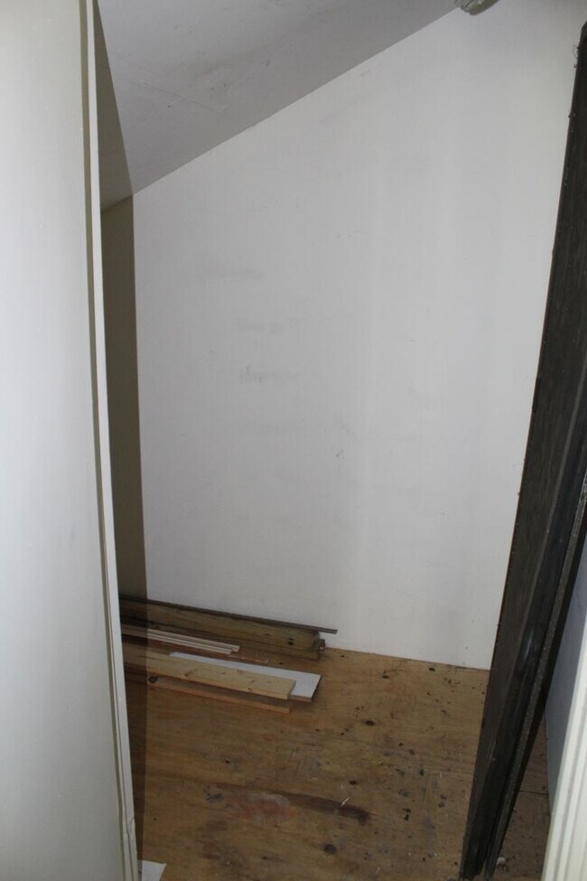 Building Photo - 2 bed 2 bath condo