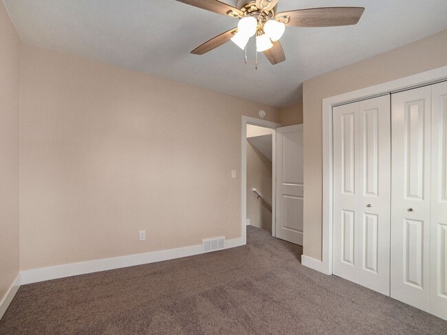 Building Photo - 556/558 Quarterline