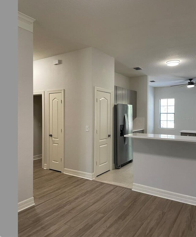 Building Photo - 2 Bedroom Townhome with 1 Car attached Gar...
