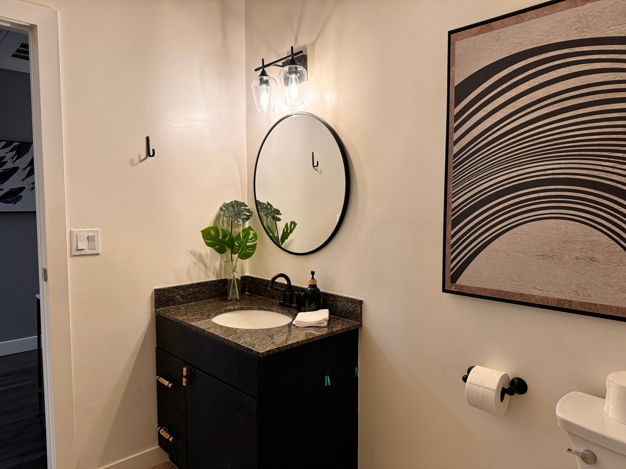 Building Photo - 889 Date St