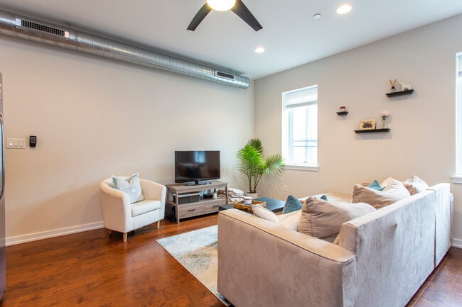 Building Photo - 830 S 4th St