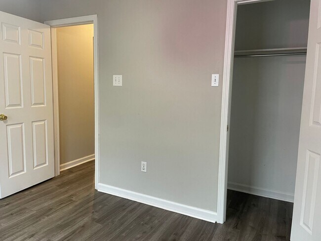 Building Photo - 1425 Joyner Dr