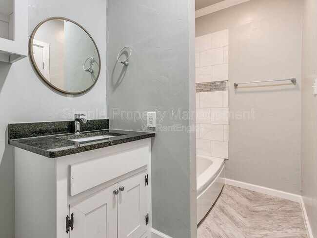 Building Photo - 2713 NW 14th St