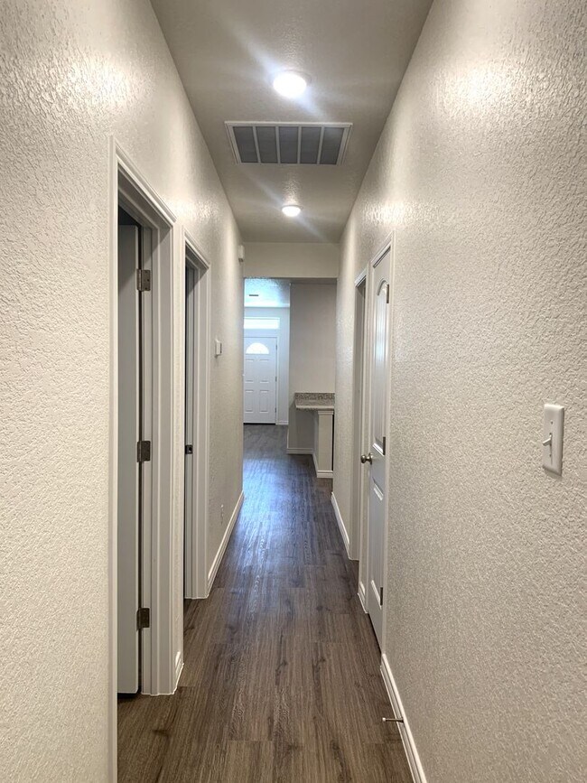 Building Photo - New Construction Duplex Available Now