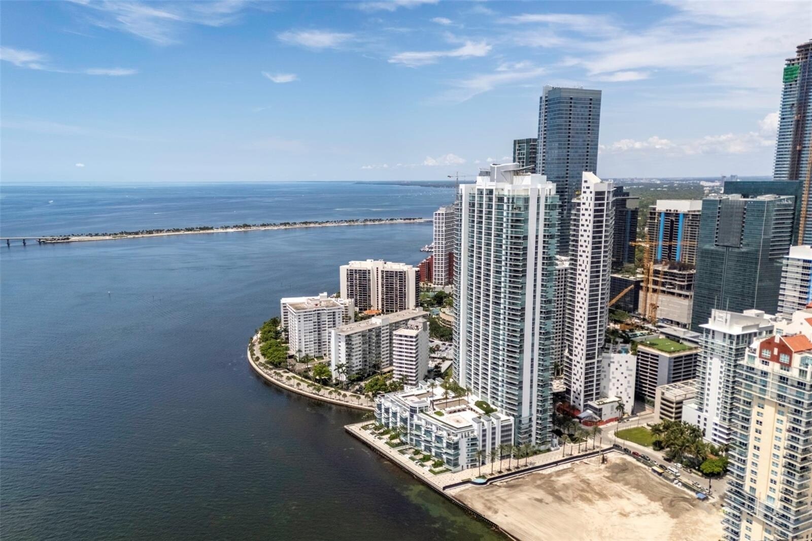 Building Photo - 1331 Brickell Bay Dr