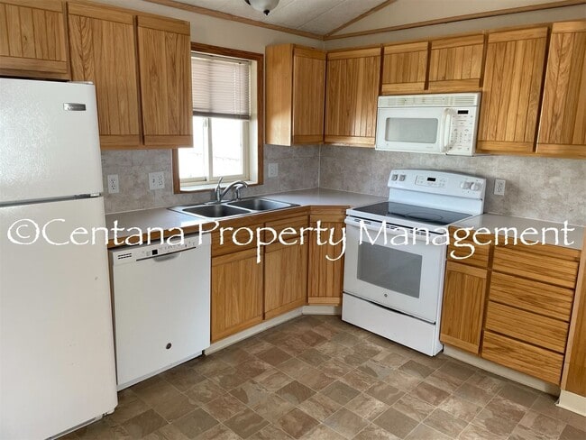 Building Photo - 2 bedroom 2 bathroom mobile home on Cobban!