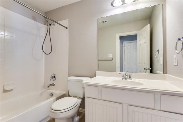 Building Photo - 3309 Edgewater Dr