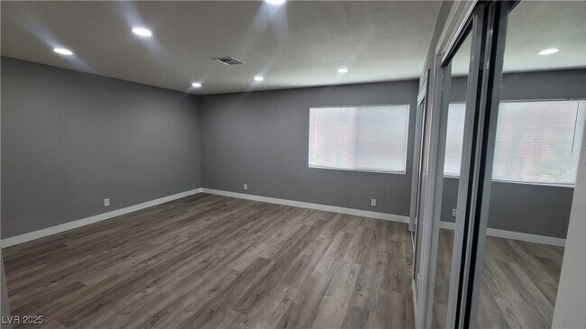 Building Photo - 2600 Sidonia Ave