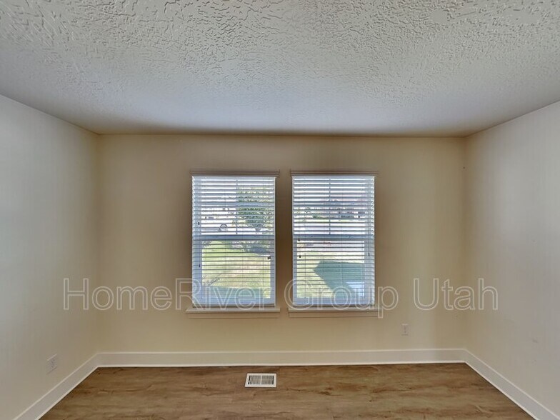 Building Photo - 708 S 80 E