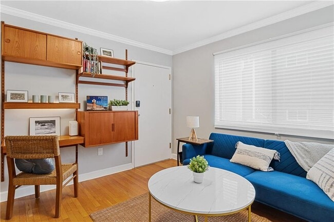 Building Photo - 960 St Charles Ave NE