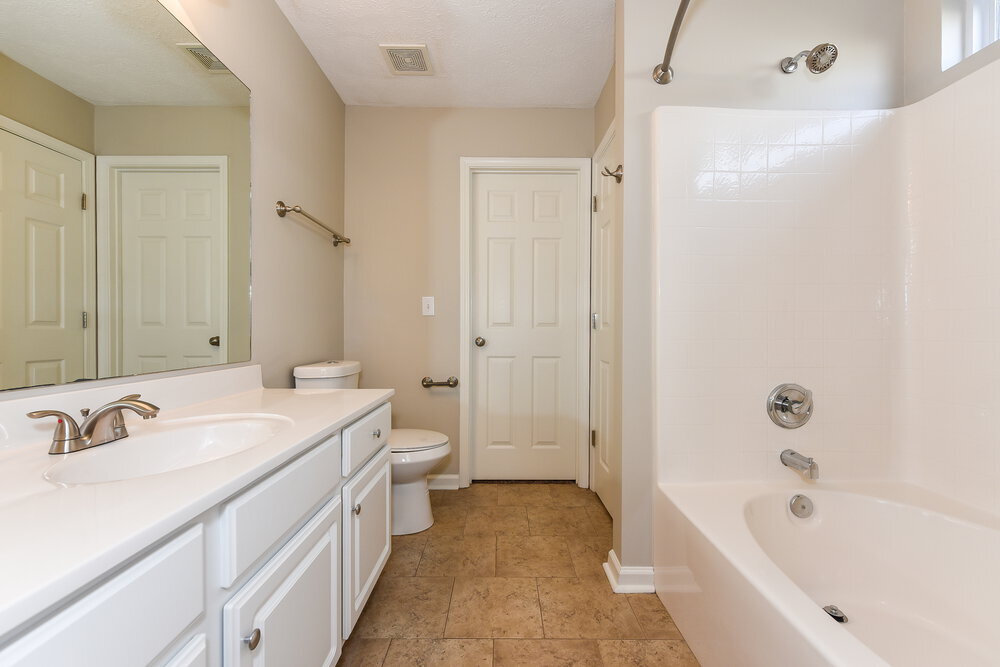 Building Photo - 2900 Summer Hollow Ct