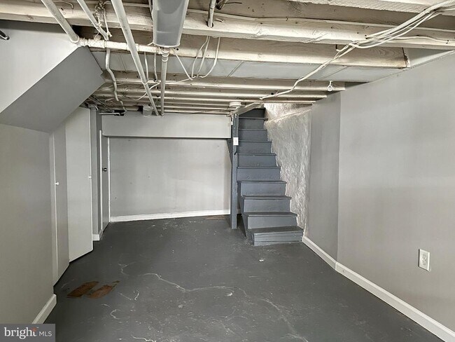 Building Photo - 1718 N Lambert St