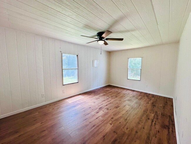 Building Photo - NEW RENTAL LISTING