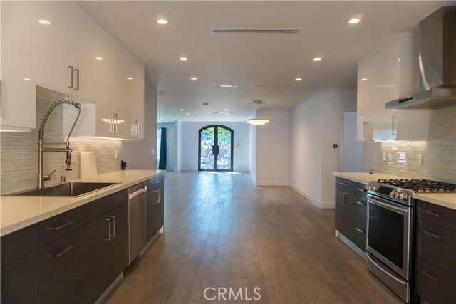 Building Photo - 6850 Encino Ave