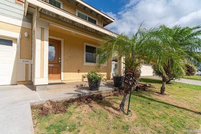 Building Photo - 4 Bed 2.5 Bath in Hoonani