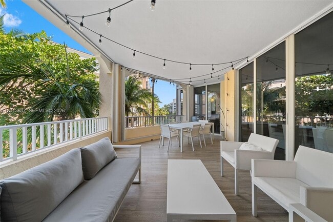 Building Photo - 731 Crandon Blvd