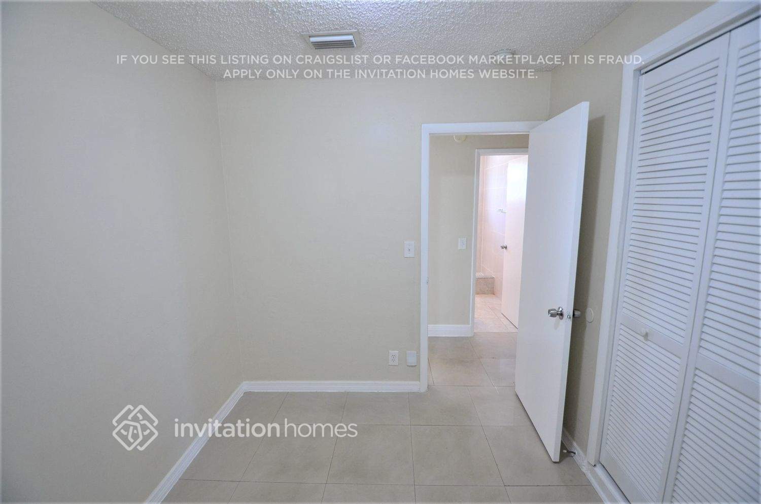 Building Photo - 5531 SW 6th Ct