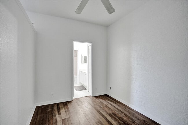 Building Photo - 3313 NW 29th Ct