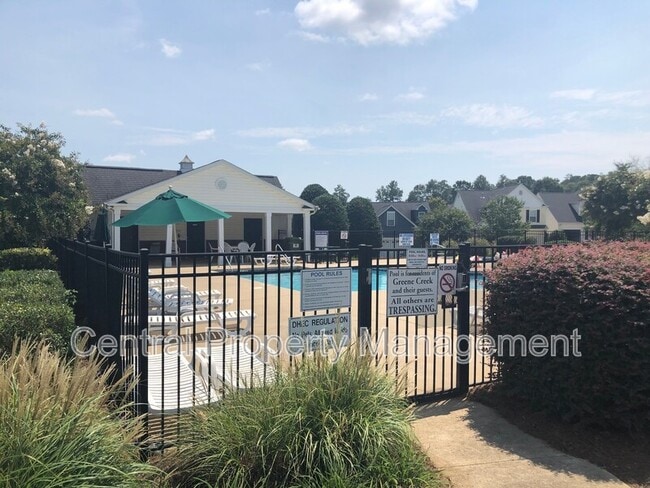 Building Photo - 547 Clairidge Dr