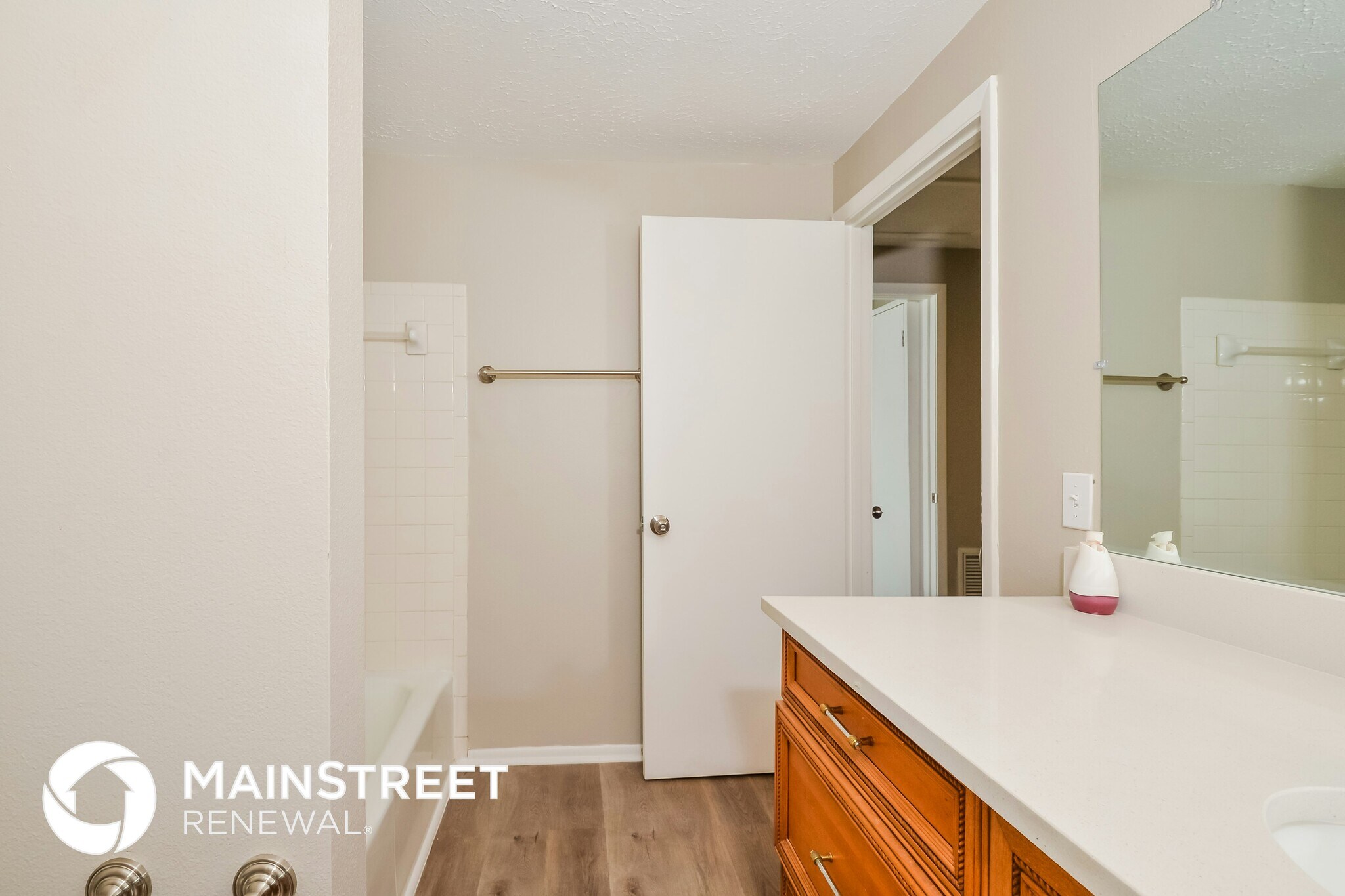 Building Photo - 2827 Marshall Dr