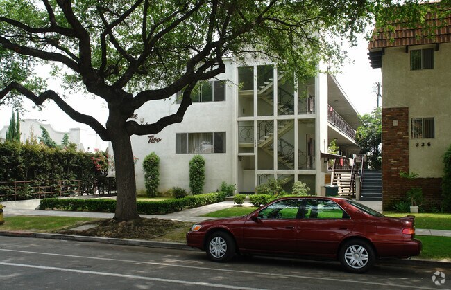 Building Photo - 332 Riverdale Dr