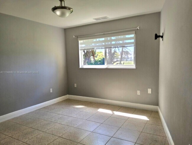 Building Photo - 7480 Miami Lakes Dr