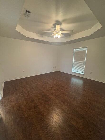 Building Photo - 146 S Gate Dr