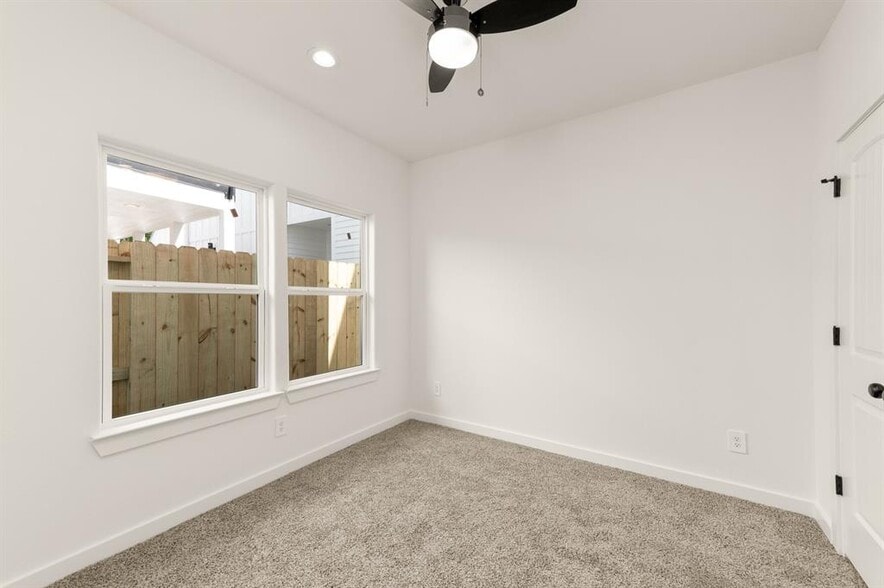 1st floor bedroom #2 - 4705 Idaho St
