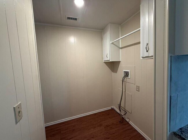 Building Photo - 23393 Nameless Rd