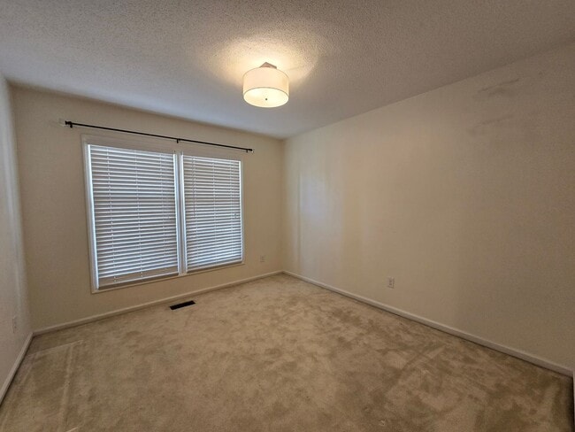 Building Photo - 3456 Regiment Dr