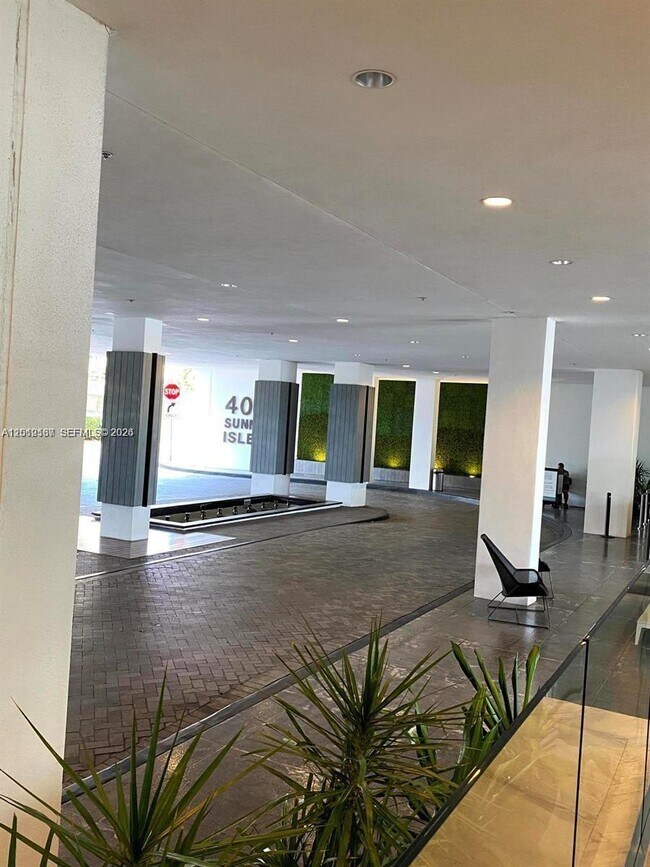 Building Photo - 400 Sunny Isles Blvd
