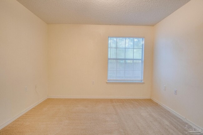 Building Photo - 8115 Heirloom Dr