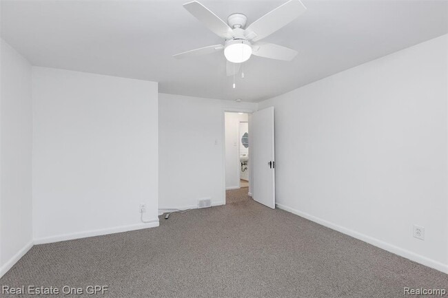 Building Photo - 699 St Clair Ave