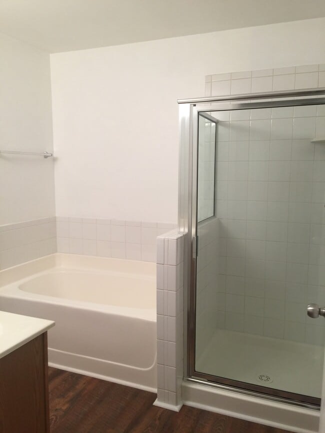 Building Photo - 321 Gilman Ln