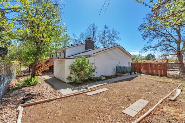 Building Photo - 1107 E 15th Ave