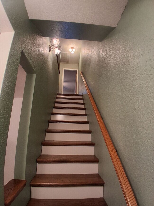 Building Photo - 4045 Dale Rd