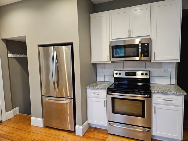 Building Photo - Charming 4BR/2.5BA Home in Historic Washington, MO - Walk to the Riverfront!