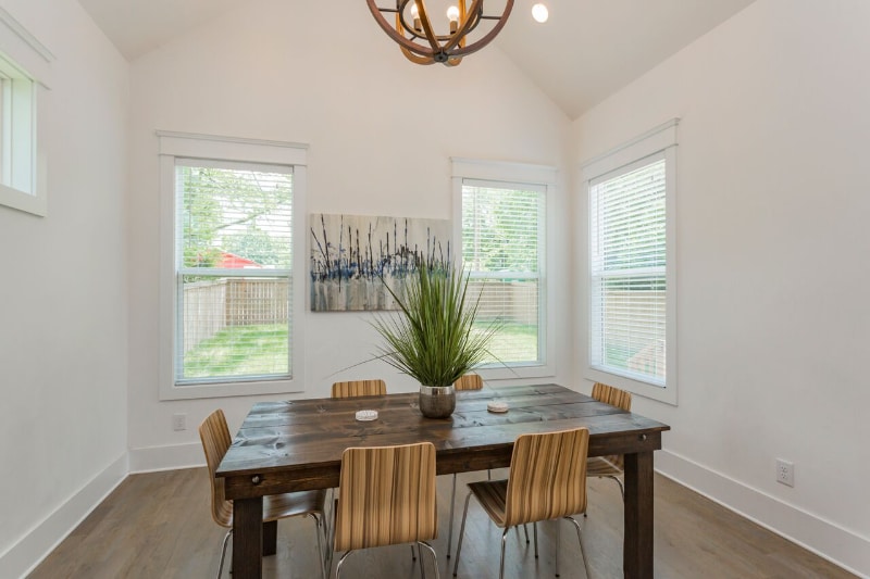 Building Photo - 716 29th Ave N