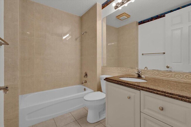 Building Photo - 5 Harbour Isle Dr E