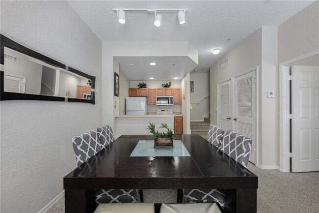 Building Photo - Condo for Lease with Resort Amenities