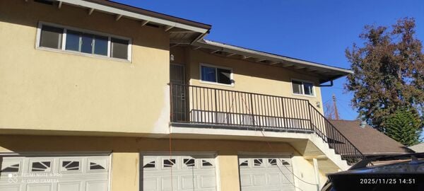 Building Photo - 909 W Hellman Ave