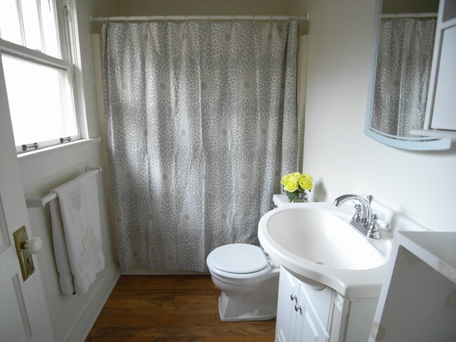 Building Photo - 1197 Stillwood Dr NE