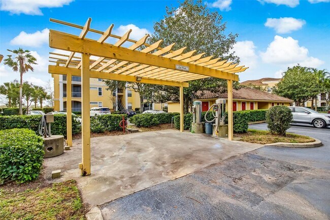 Building Photo - 1275 Lake Shadow Cir