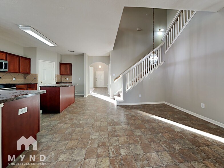 Building Photo - 21210 Rezanof Rd