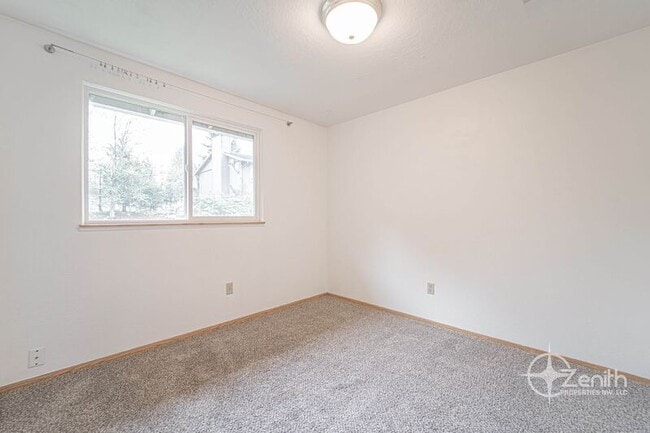 Building Photo - 106 W Beacon Hill Dr
