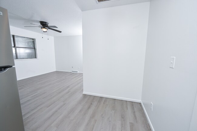 Building Photo - 803 S Jefferson Ave