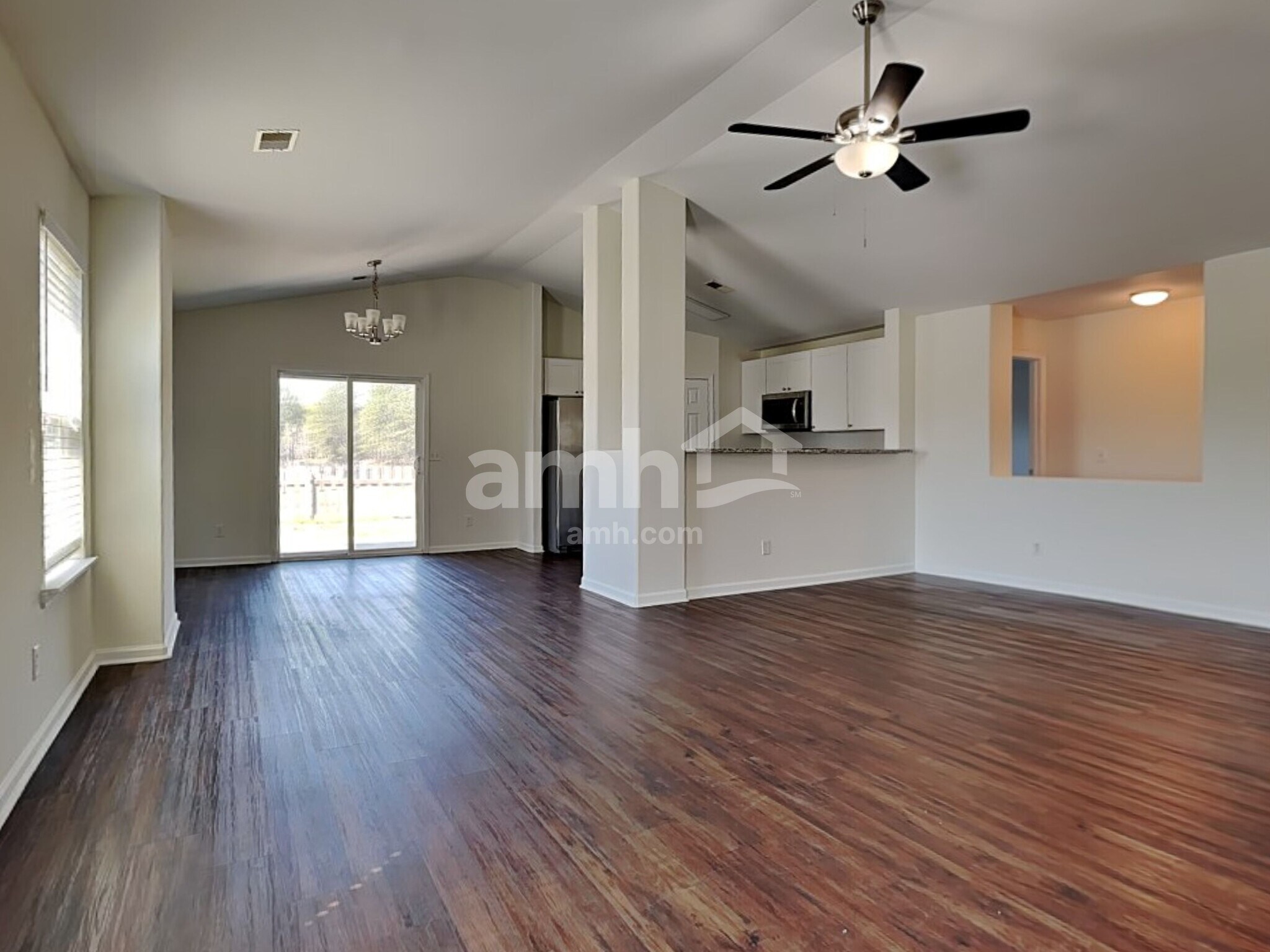 Building Photo - 132 Spring Lakes Dr