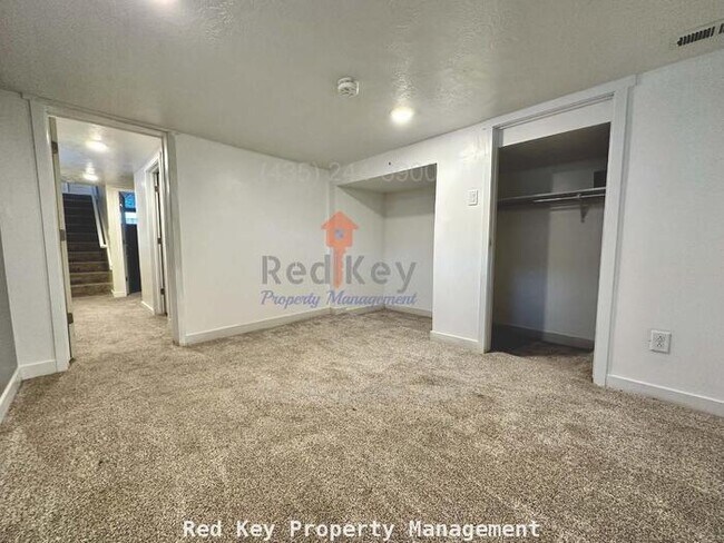 Building Photo - E Vine St Single Family Home