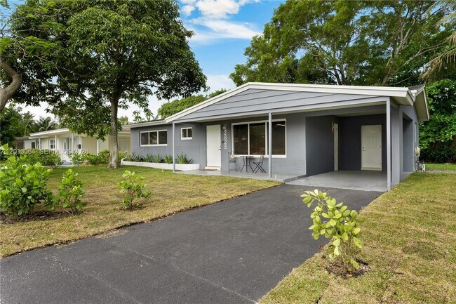 Building Photo - 2825 NW 9th Ave