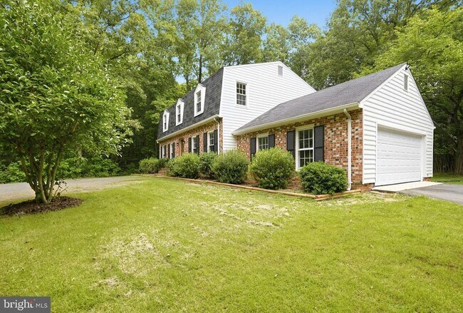 Building Photo - 6401 Wolf Run Hunt Ct